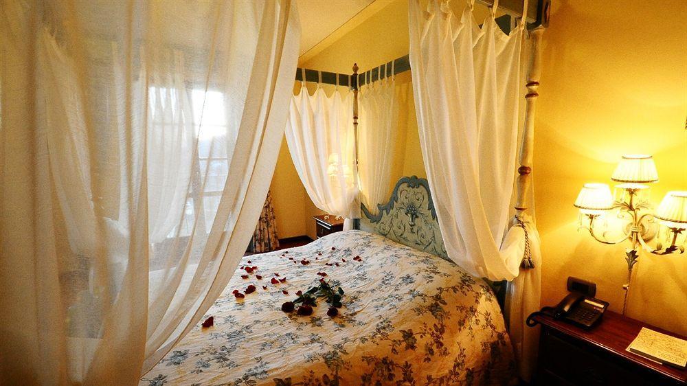 Affittacamere Borgo I Tre Baroni Moggiona Esterno foto